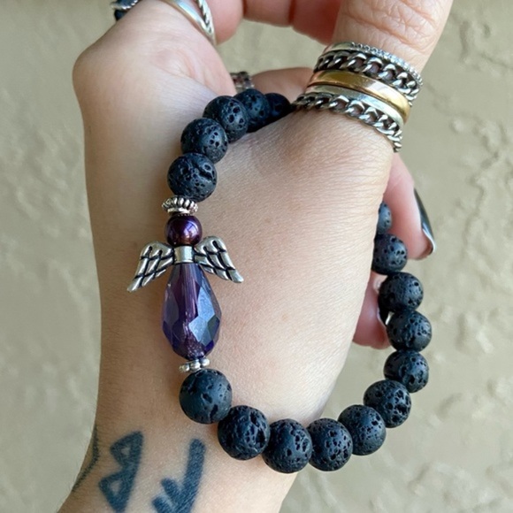 π΄β SALE ! red dot items are 2 for $25 . Bundle more than 3 and its $10 each π - Picture 10 of 12